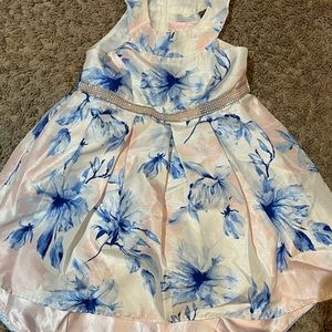 Beautiful Young land dress.